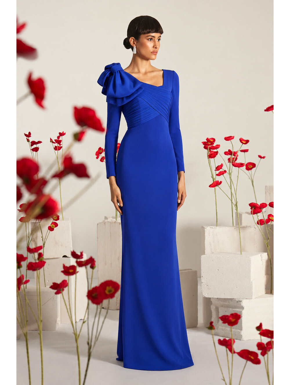 Badgley Mischka Size 4 Cobalt Blue Bow Shoulder Pleated Long Sleeve Gown $880